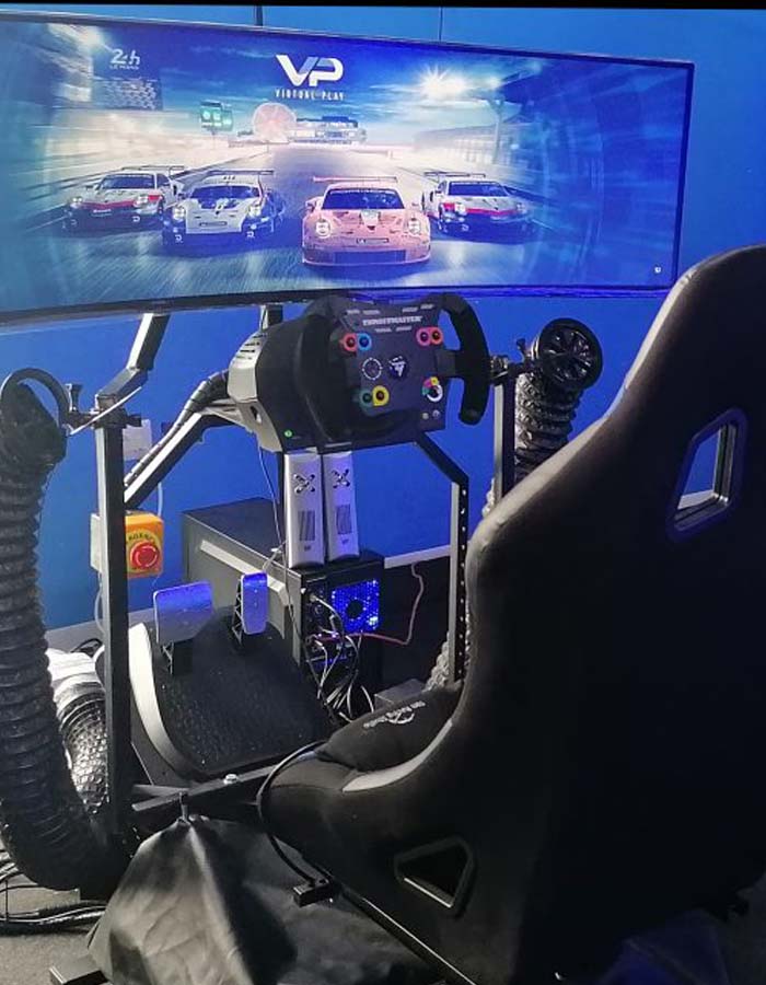 Simulatore di guida “Total control” con la visione in 4k 3D